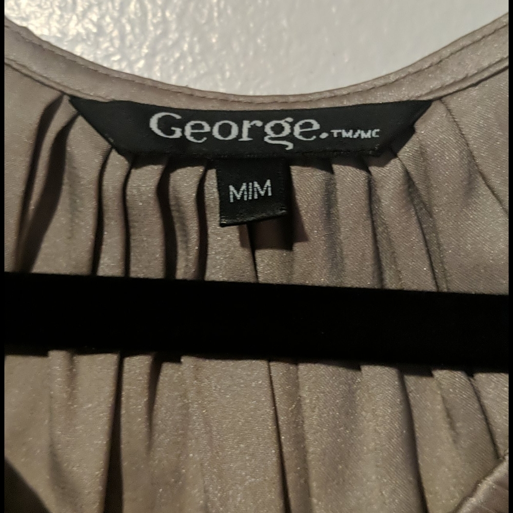Blouse - Picture 2 of 2